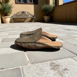 Halston Heritage Gold Leather Moccasin Slide Flats Women’s Size 6 Shoes